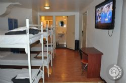 Travel Hostel Amsterdam 10 bedded room bunk beds ensuite