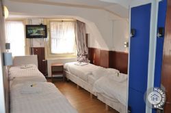 Travel Hotel Amsterdam quad ensuite room