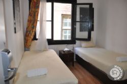 Manofa Hotel Amsterdam twin basic room