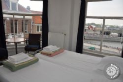 Voyagers Hotel Amsterdam twin ensuite room