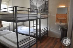 La Belle Hostel Amsterdam 6 bedded dorm basic mixed